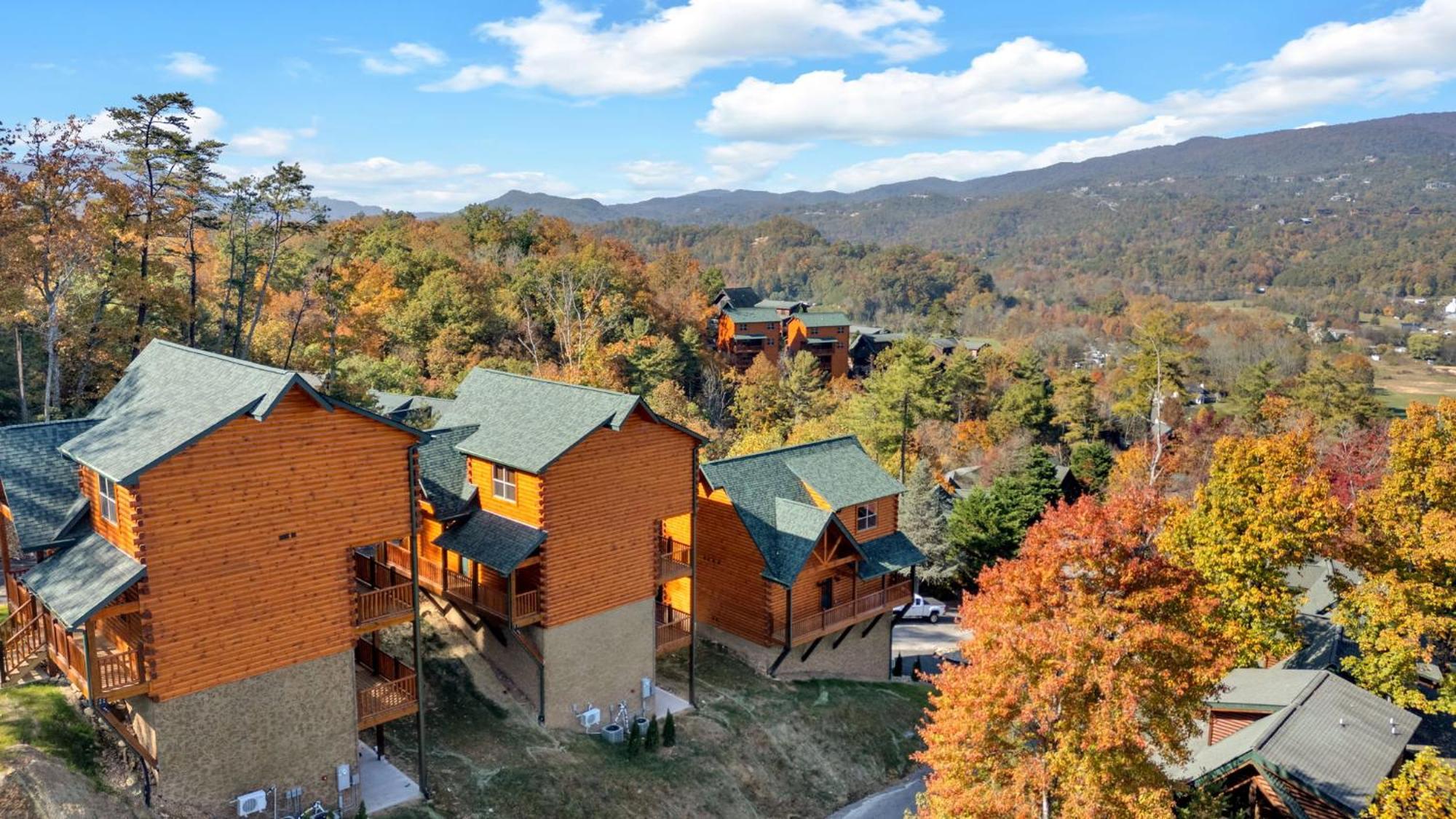 Villa New Luxury Cabin With Indoor Pool, Hot Tub, & Theater à Pigeon Forge Extérieur photo